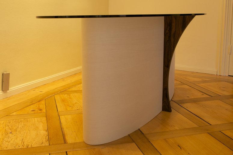 Table de réunion en bois exotique